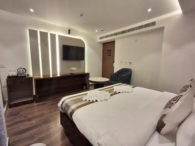 hotel room main image hotel room main image