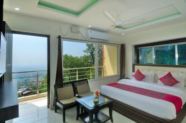 hotel room main image hotel room main image