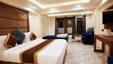 hotel room main image hotel room main image