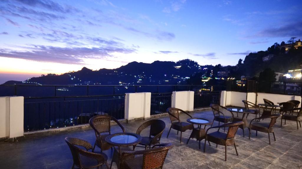 seating area at hotel brite star in mussoorie hotel_Image