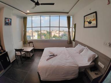 hotel room main image hotel room main image