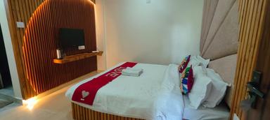 hotel room main image hotel room main image