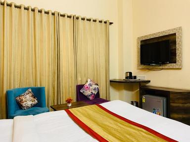 hotel room main image hotel room main image