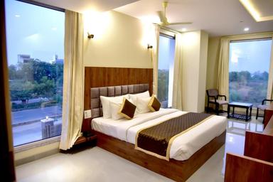 hotel room main image hotel room main image