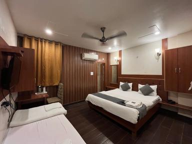 hotel room main image hotel room main image