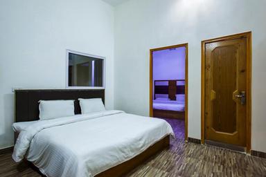 hotel room main image hotel room main image