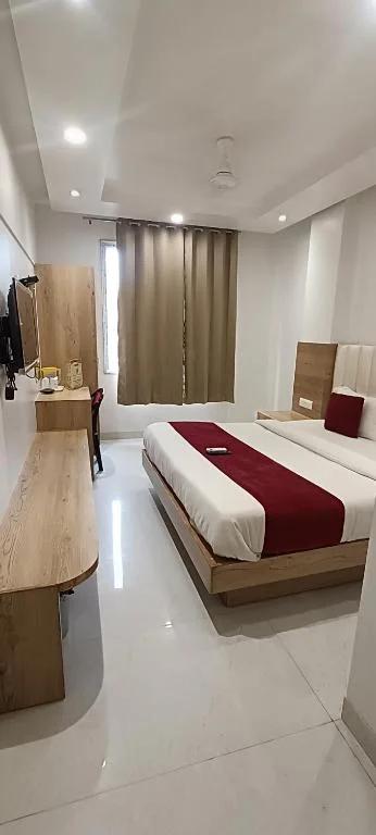 hotel room main image hotel room main image