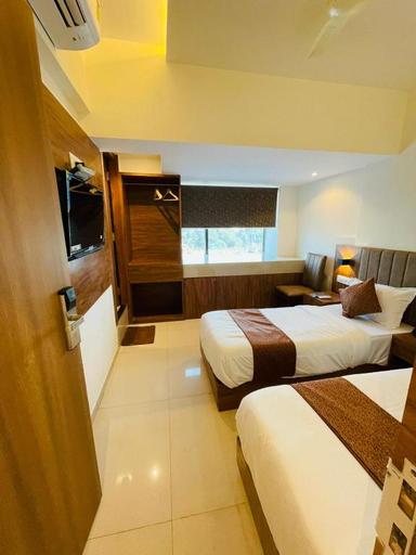 hotel room main image hotel room main image