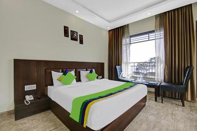 hotel room main image hotel room main image