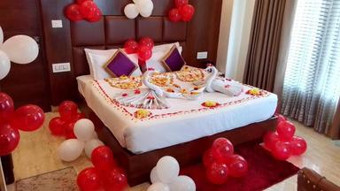 hotel room main image hotel room main image