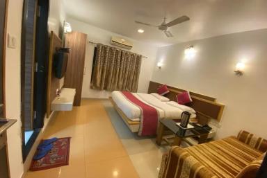 hotel room main image hotel room main image