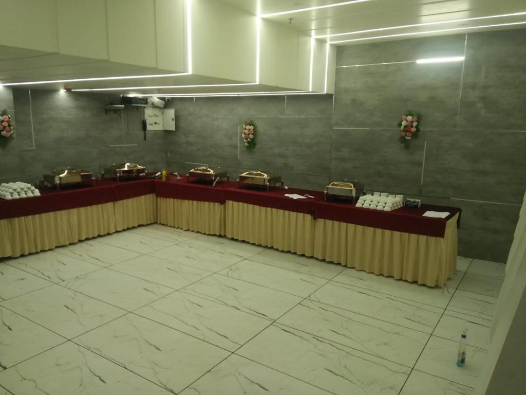 dinner area at hotel d silver leaf in Lucknow hotel_Image