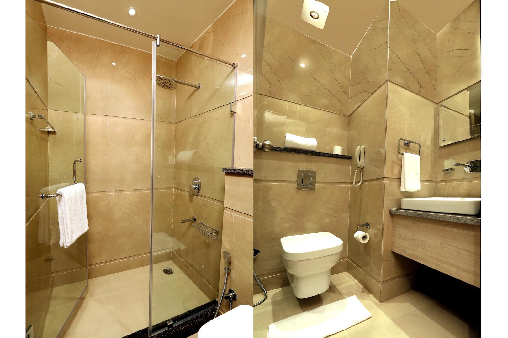 bathroom with commode at hotel dara royale in amritsar hotel_Image