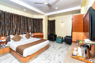 hotel room main image hotel room main image