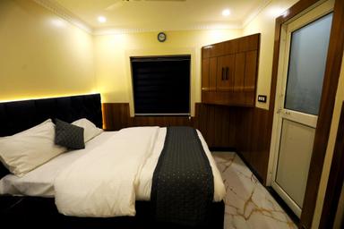 hotel room main image hotel room main image