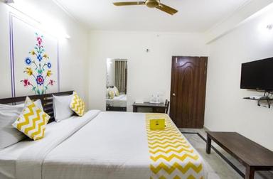 hotel room main image hotel room main image