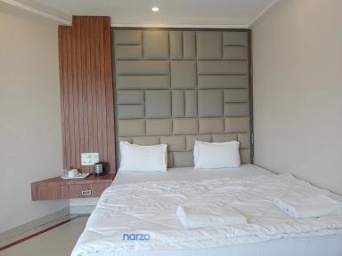 hotel room main image hotel room main image