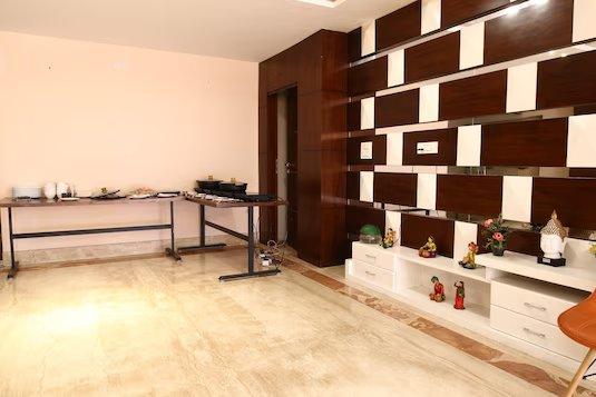 seating area at hotel fortune ganga in haridwar hotel_Image