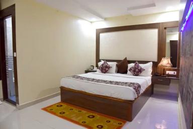 hotel room main image hotel room main image