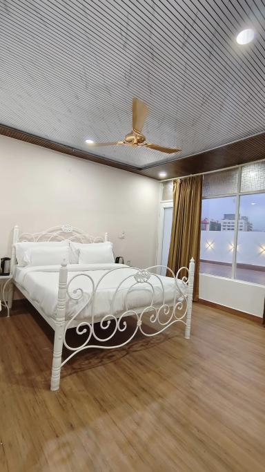 hotel room main image hotel room main image