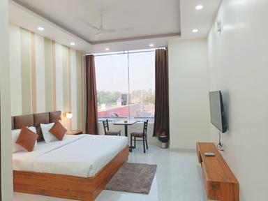 hotel room main image hotel room main image