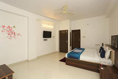 hotel room main image hotel room main image