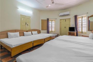 hotel room main image hotel room main image