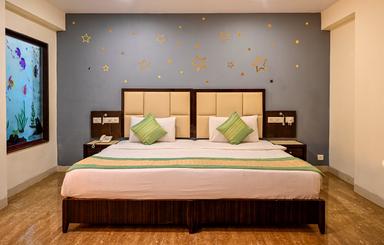 hotel room main image hotel room main image