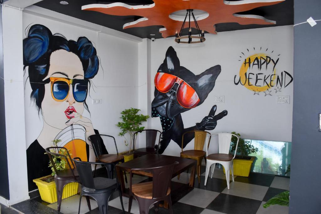 seating area at hotel lake bridge in udaipur hotel_Image