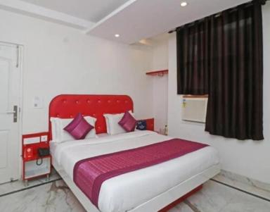 hotel room main image hotel room main image