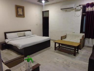 hotel room main image hotel room main image