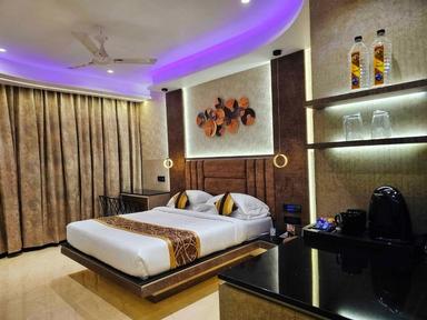 hotel room main image hotel room main image