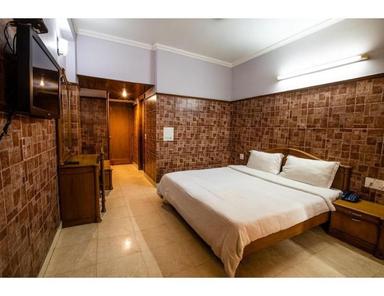 hotel room main image hotel room main image