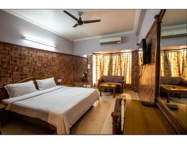 hotel room main image hotel room main image