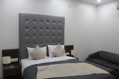 hotel room main image hotel room main image