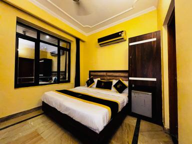 hotel room main image hotel room main image