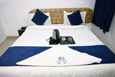 hotel room main image hotel room main image