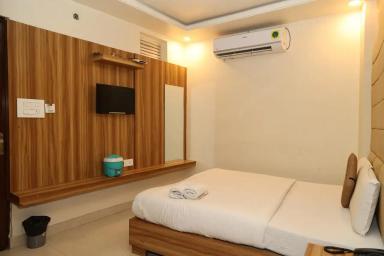 hotel room main image hotel room main image