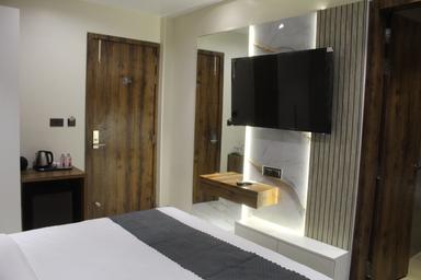 hotel room main image hotel room main image