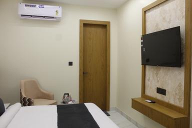 hotel room main image hotel room main image