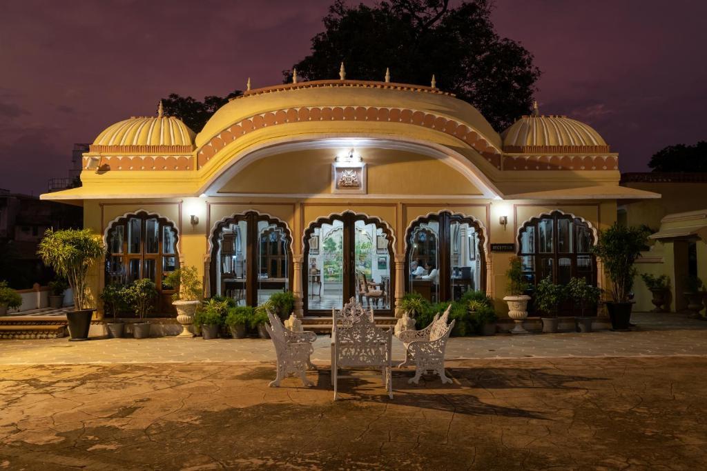 seating area at hotel narain niwas palace in jaipur hotel_Image