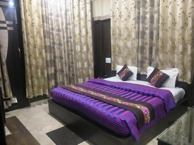 hotel room main image hotel room main image