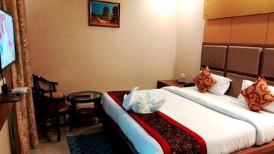 hotel room main image hotel room main image