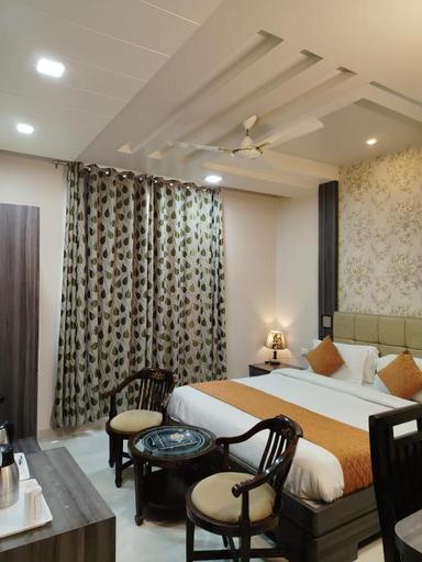 hotel room main image hotel room main image