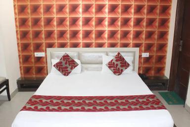 hotel room main image hotel room main image