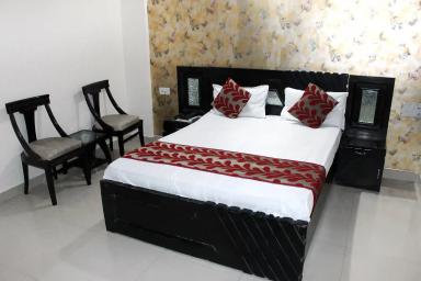 hotel room main image hotel room main image