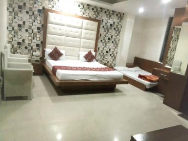 hotel room main image hotel room main image