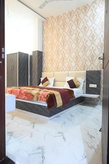 hotel room main image hotel room main image