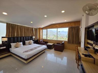 hotel room main image hotel room main image