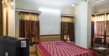 hotel room main image hotel room main image